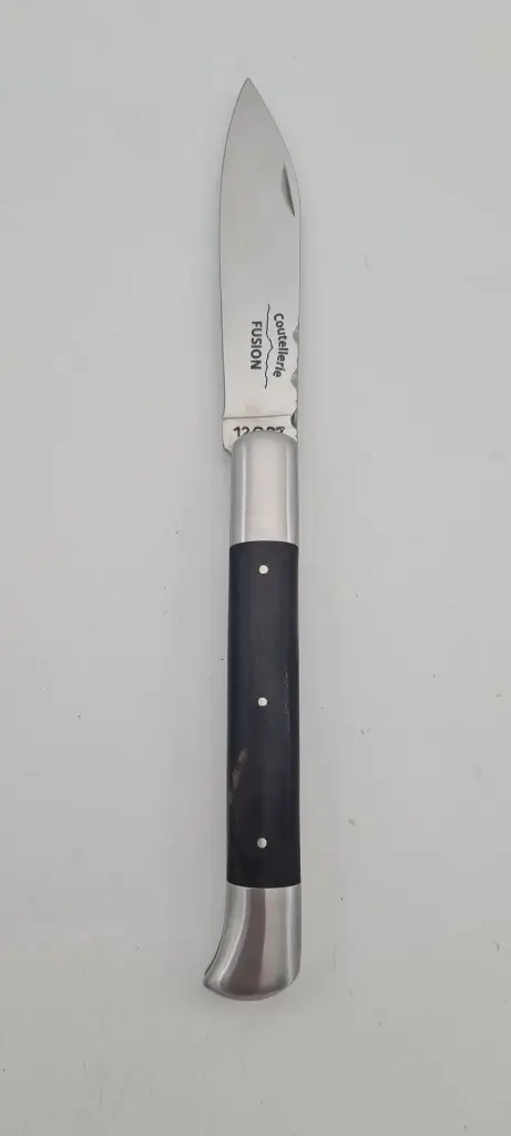 Le Roquefort en Loupe d’Orme – Couteau pliant régional avec manche en loupe d’orme