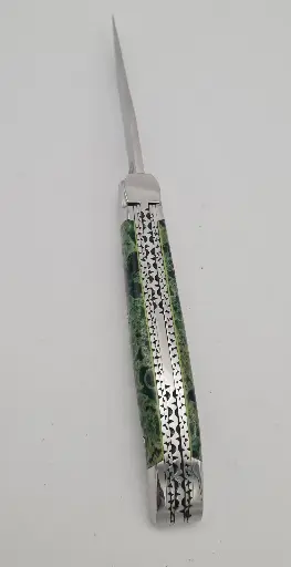 Couteau Laguiole – Manche en pierre de lave stabilisée verte – Double platine inox guillochée